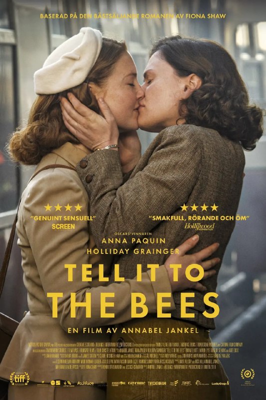 名称：告诉蜜蜂 Tell It to the Bees (2018)描述：故事发生在20世纪50年代的英格兰，莉迪亚（荷丽黛·格兰杰 Holliday Grainger 饰）是生活在那里的一位非常平凡的主妇，在遭到丈夫的无情抛弃后，莉迪亚无奈之下和儿子查理开始了相依为命的拮据生活