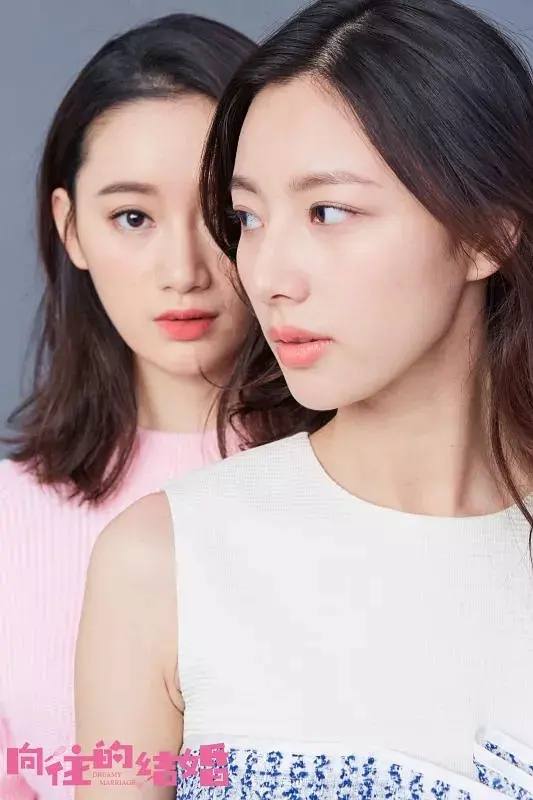 名称：爱的季风掠过(2025) 4K 全26集 已完结.描述：妹妹江放歌性情率真，为人仗义，梦想是成为糕点师，而姐姐江晨音的理想是嫁个有钱人