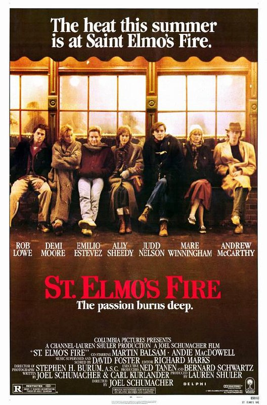 名称：七个毕业生 St. Elmo's Fire 1080p remux (1985) 24.81GB 中文字幕 已刮削描述：科比（艾米利奥·艾斯特维兹EmilioEstevez饰）深陷感情的漩涡无法自拔；比利（罗伯·劳RobLowe饰）不安定的生活让妻子最终选择了带着孩子离开；凯文（安德鲁·麦卡锡AndrewMcCarthy饰）苦苦的希望能够得到心上人的垂怜；朱尔斯（黛米·摩尔DemiMoore饰）的生活从来都谈不上什么一帆风顺；埃里克（贾德·尼尔森JuddNelson饰）深爱着妻子却总也管不住自己的下半身；莱斯利（艾丽·西蒂AllySheedy饰）对凯文的深情似乎一无所知；温蒂（梅尔·温宁汉姆MareWinningham饰）早已厌倦了什么都被拿来和优秀的妹妹作比较的生活