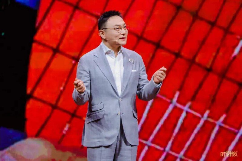 名称：《罗振宇2025“时间的朋友”跨年演讲PPT完整版 》简介：罗振宇2025“时间的朋友”跨年演讲PPT完整版是一本深入探讨其核心主题的著作，作者通过大量案例分析与深入研究，提供了对相关问题的独特见解