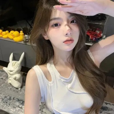 名称：《真人风格女生头像》简介：《真人风格女生头像》收录了一系列以真实女生形象为主题的头像图片