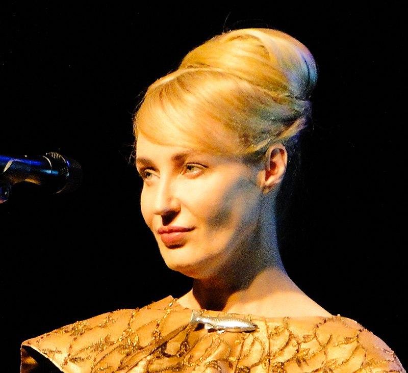名称：《Lisa Gerrard & Peter Bourke - Duality - 1998 Flac》简介：《Lisa Gerrard & Peter Bourke - Duality - 1998 Flac》是 Lisa Gerrard 和 Peter Bourke 于 1998 年合作的音乐作品《Duality》的 FLAC 格式音频
