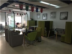 《雅思拔高 》简介：针对已有基础但难以突破瓶颈的学习者，通过系统化训练提升应试技巧与语言能力