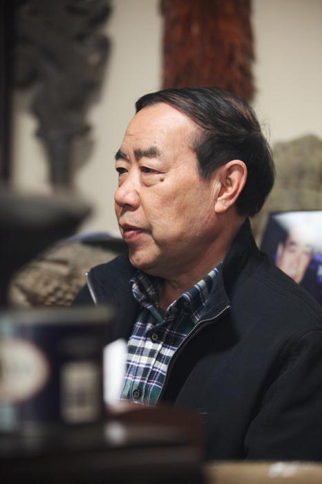 名称：《贾平凹》 | 简介：贾平凹这本书带给读者一个新鲜的视角，无论是在探索历史、社会还是文化方面，它都能为你提供独特的深度和思考