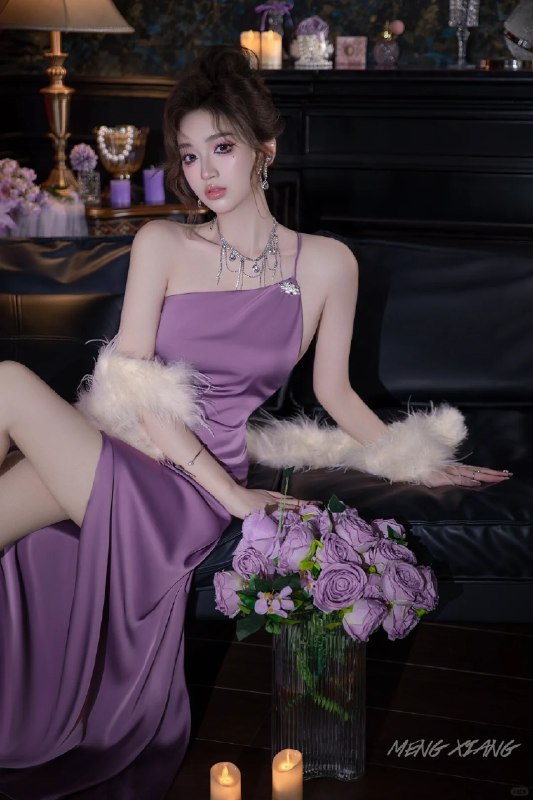 名称：《美女壁纸丨千金韵味紫裙美腿写真 》亮点：紫裙摇曳尽显千金优雅，美腿修长勾勒迷人曲线，壁纸级写真点亮你的屏幕标签：#气质女神 #千金韵味紫裙美腿写真 #壁纸推荐更新日期：2025-06-20 00:51:54链接：