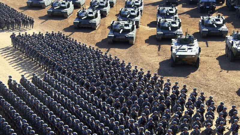 《军事 》简介：研究战争规律、战略战术及国防建设的综合性领域，涵盖武器研发、作战指挥、后勤保障等核心内容