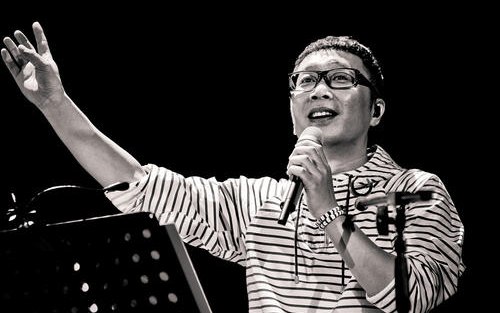 《庞龙歌曲合集  》简介：中国内地男歌手庞龙凭借质朴嗓音与亲民曲风在华语乐坛占据独特地位