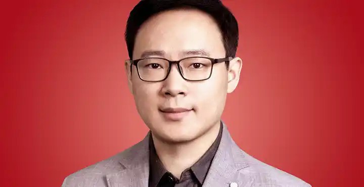 📚名称：《马江博·政经参考》📝简介：《马江博·政经参考》是一档深度解析政治经济现象的专栏，聚焦国内外重大政策与市场动态，提供独到见解与前瞻分析