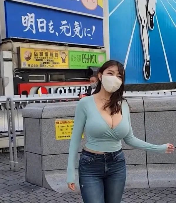 名称：《日本街头美女写真实景高清MP4视频素材 》亮点：捕捉日本街头时尚美女的瞬间，高清画质展现真实街景，适合各类创意项目标签：#日本街头 #美女写真 #高清视频 #实景拍摄 #视频素材更新日期：2025-06-19 23:28:48链接：