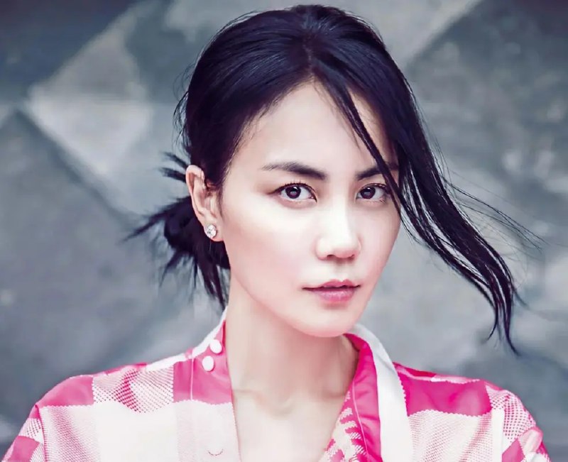 名称：《王菲》亮点：王菲空灵嗓音与独特风格，诠释音乐与情感的完美融合，经典之作值得反复聆听