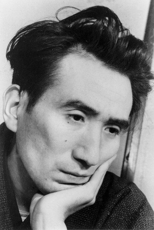 名称：《太宰治》简介：这份资料可能是关于日本作家太宰治的作品集、研究资料或生平介绍