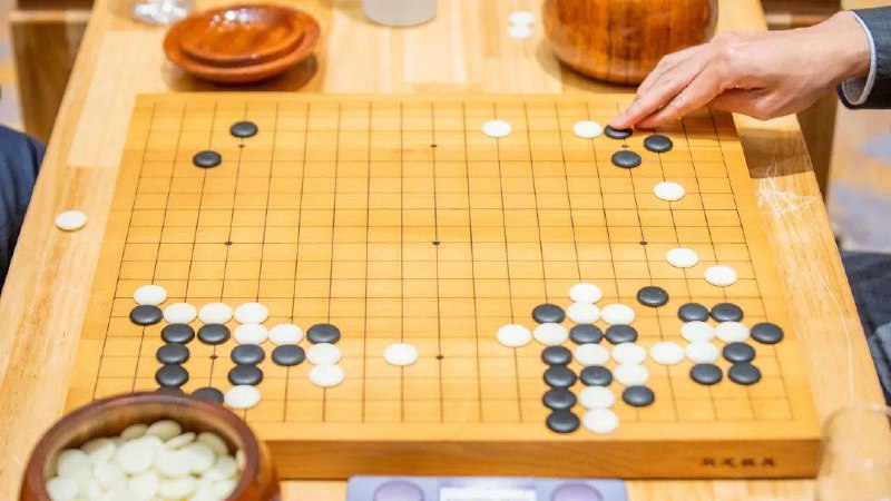 名称：爱棋道少儿围棋1到6段全套课程描述：爱棋道少儿围棋1到6段全套课程是一套专为儿童设计的围棋学习体系，从基础到进阶，全面覆盖围棋学习的各个方面