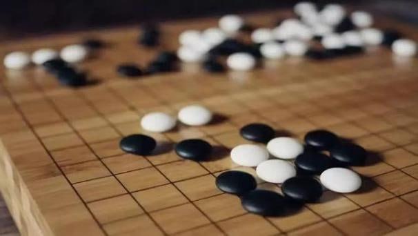 名称：【小白入门必备】围棋资料·几百本各阶段教学书籍+入门教学视频+教材描述：围棋是一项充满策略与智慧的古老棋类游戏，其深厚的历史底蕴和丰富的文化内涵吸引了无数爱好者