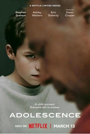 名称：混沌少年时（2025）全集无删减描述：一名少年被控杀人，他的双亲、治疗师和负责此案的侦探都想找到背后的真相
