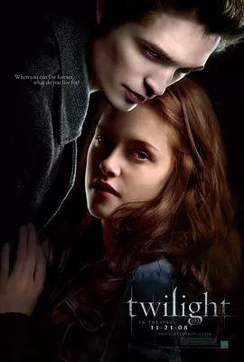 名称：暮光之城 Twilight(2008) 原盘 特效字幕描述：因为父母离异，贝拉(克里斯汀•斯图尔特 Kristen Stewart 饰)随父亲来到小镇生活