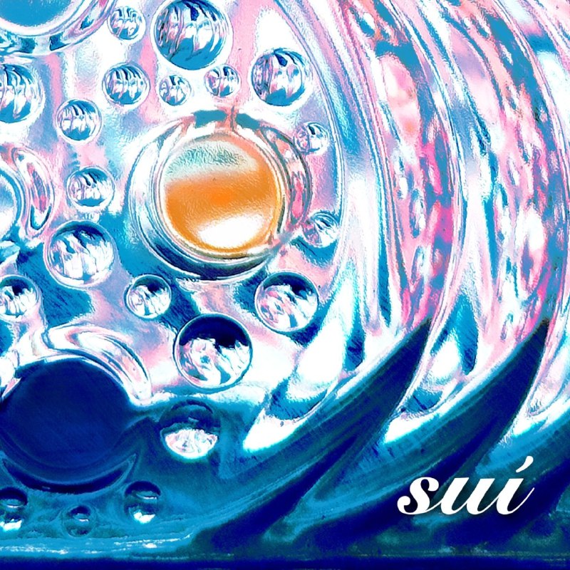 名称：李竺芯 - Suí 水 ALAC描述：荣获 36届金曲奖 年度专辑 最佳台语专辑 最佳台语女歌手 三项大奖24bit 48kHz《水》这张专辑以天马行空、幽默大胆的词曲创作和真切的歌唱诠释，激荡出革新有趣又富含艺术性的编曲，挑战台语音乐不曾触碰的主题与全新听感：从心理到生理，呈现女性自我探索过程中的精彩冒险；如水一般变化万千的氛围，汇聚成一张能与欧美流行音乐并列聆听的专辑，带来前所未有的国际台语新潮流