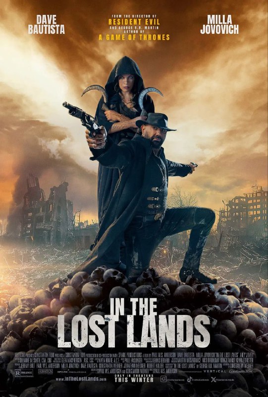 名称：在失落之地(2025)【蓝光.1080p.高码率】【次世代无损环绕声】【中文字幕】【动作/奇幻/冒险】描述：故事根据乔治·马丁的短片小说改编，讲述一位想要获得变换身形能力 的皇后做出大胆尝试，雇佣了一个拥有强大力量，并且令人恐惧的女人格雷·阿里斯