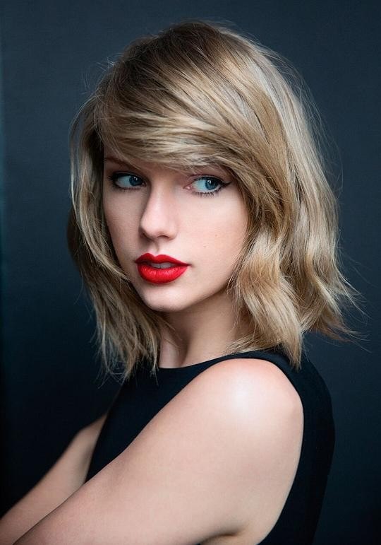 名称：Taylor Swift《Taylor Swift霉霉专辑合集》[全20部专辑][MP3][21GB]描述：简介美国乡村女歌手泰勒·史薇芙特自从出道以来便受到电台与乐迷的追捧，2006年推出的首张同名专辑及创造四白金的惊人销量，目前上榜超过120周仍然在专辑榜前100位盘踞