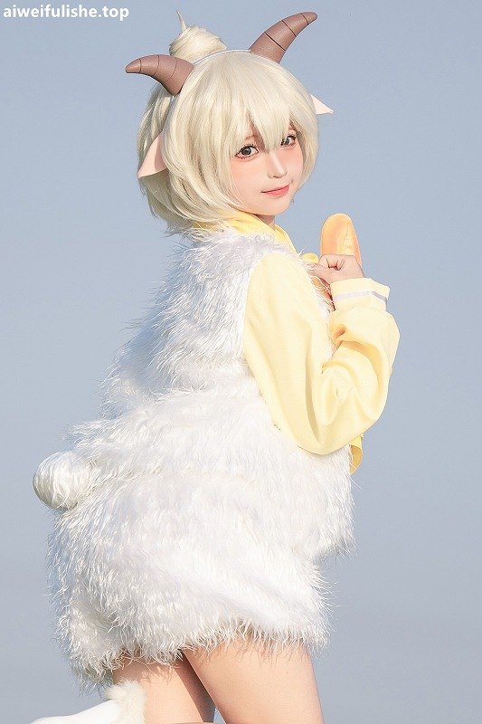 《cosplay蠢沫沫-羊羊羊无水印~!》蠢沫沫化身可爱羊羊羊，萌力全开，造型还原度超高，每一张都充满治愈感！️ #蠢沫沫 #羊羊羊 #cosplay正片 #微博热门 2025-08-01 22:42:41🔗 