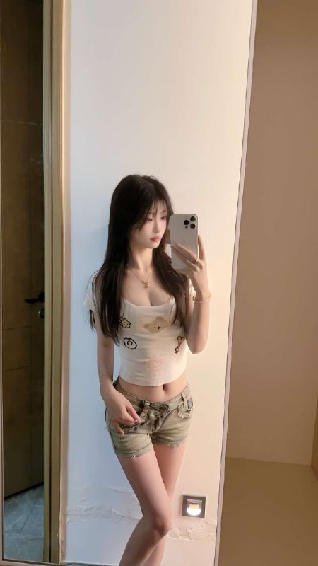《是什么鸽子 dy30+W粉 反差白嫩诱人小萝莉 玉玲珑》反差感十足的可爱小萝莉，白嫩肌肤与独特风格碰撞，展现别样魅力️ #反差萌 #玉玲珑 #dy30W粉 2025-08-14 23:49:28🔗 