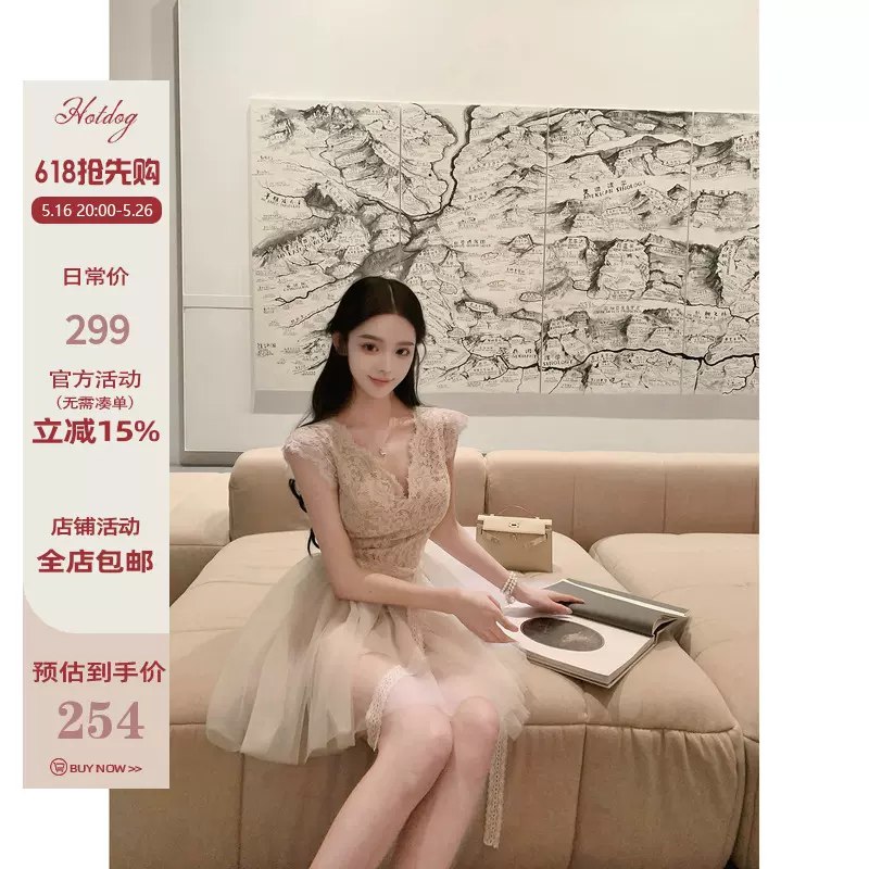 《轻纱蜜语美写真》轻盈薄纱下的甜美瞬间，捕捉少女心事的温柔与浪漫，每一帧都是心动