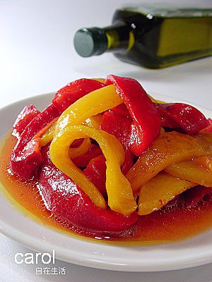 《油醋三色彩椒》色彩缤纷的三色彩椒，搭配特调油醋汁，清爽开胃，低卡健康，夏日轻食首选