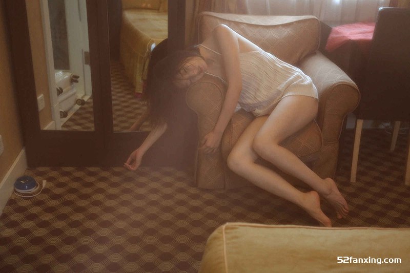 《双囍私房美姿》专业私房美姿指导，轻松掌握拍摄技巧，展现自信魅力瞬间️ #私房摄影 #美姿教学 #双囍私房美姿 #摄影教程 #小红书 2025-08-08 02:11:57🔗 