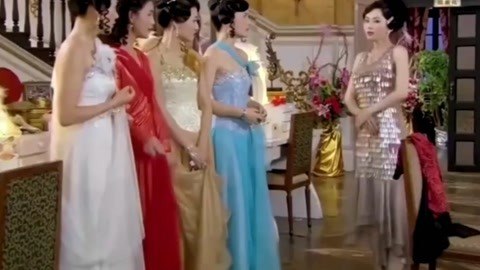 《美女闺蜜写真狩猎女仆，金典……回归》闺蜜变身俏女仆，双主题拍摄惊喜不断！甜蜜互动与个性写真完美结合，经典场景全新演绎，带来视觉与情感的双重享受