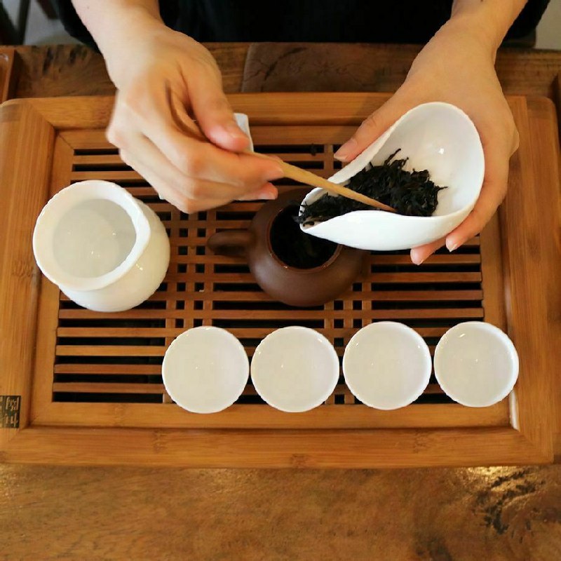 《茶艺课程》专业茶艺师指导，从选茶到冲泡全方位学习，体验传统文化魅力，提升生活品味，结交同好茶友