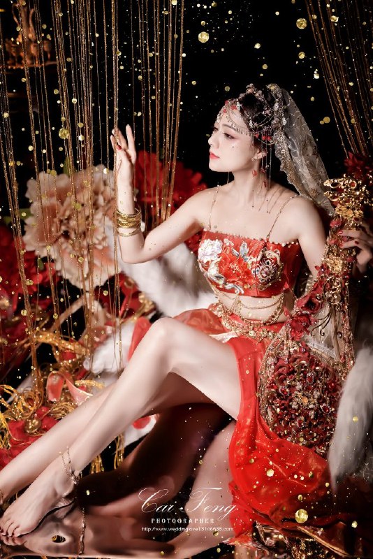 《西域公主美艳写真》西域风情与绝美公主的视觉盛宴，展现异域魅力的惊艳瞬间️ #西域风情 #西域公主美艳写真 #写真推荐 2025-08-04 01:29:02🔗 