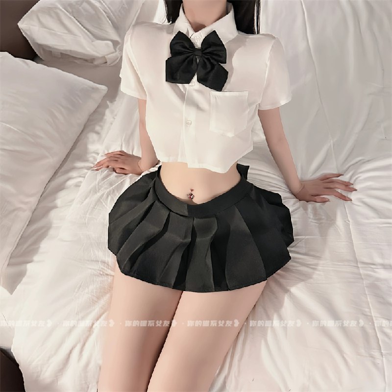 《性感女大学生的日常，学妹等我！》青春校园的甜蜜邂逅，看性感学姐如何撩动学弟心弦，日常互动充满心动瞬间！️ #校园恋爱 #性感女大学生 #学妹等我 #青春日常 #甜蜜互动 2025-07-26 00:51:10🔗 
