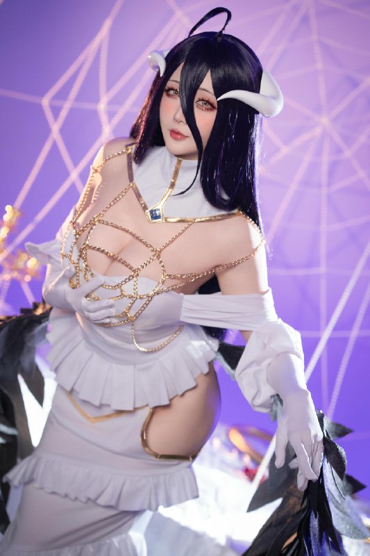 《写真星之迟迟 NO.242 2025年5月计划D Overlord 雅儿贝德》雅儿贝德化身暗黑女王，完美还原Overlord经典造型，神秘与魅惑交织的视觉盛宴