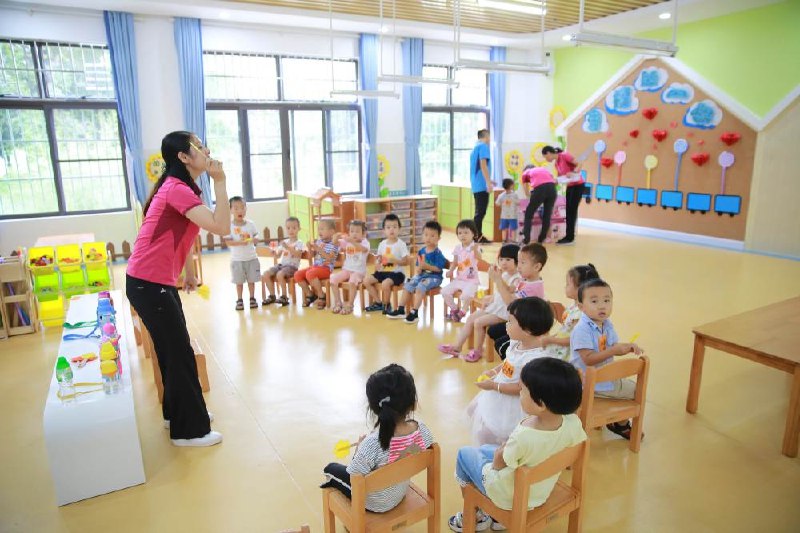 《学前教育》探索儿童早期发展的奥秘，助力家长与教师科学育儿，培养孩子全面潜能