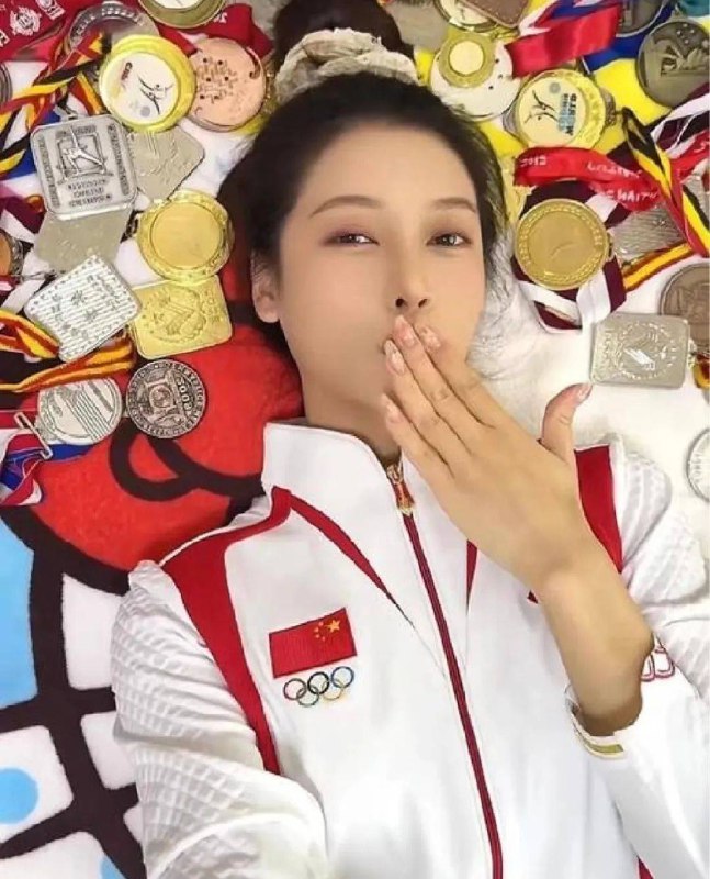 《吴柳芳穿瑜伽裤，娇柔扭动，难怪很多人坐不住》吴柳芳瑜伽裤展现柔美身姿，灵动舞动尽显女性魅力，令人目不转睛️ #瑜伽裤 #吴柳芳 #舞蹈视频 #热门推荐 2025-06-29 04:38:35🔗 