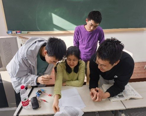 《男同学训练强化课帮助解决男同学的“根本”问题》专业课程助力男同学全面提升，解决成长中的核心问题，增强自信与能力