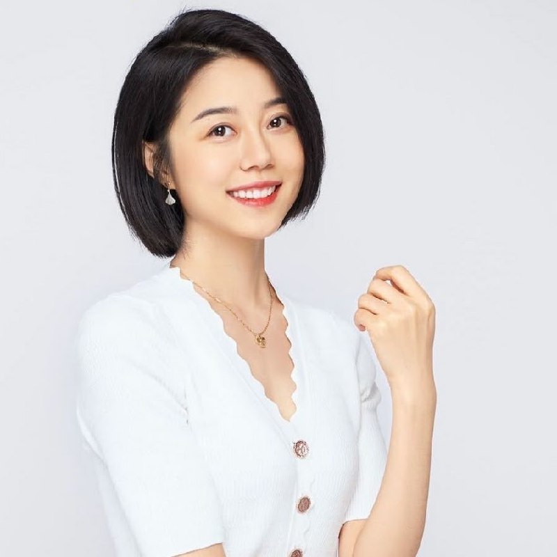 《谢小树》一个关于成长与救赎的温暖故事，讲述谢小树在逆境中坚守善良，最终迎来希望之光