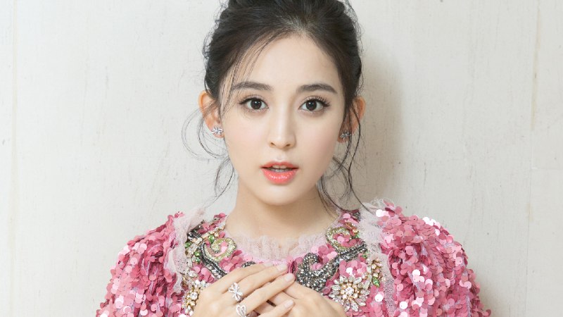 《爱豆壁纸古力娜扎写真壁纸》古力娜扎绝美写真，高清画质展现女神魅力，手机电脑通用壁纸️ #古力娜扎 #爱豆壁纸 #写真壁纸 #明星壁纸 #高清壁纸 2025-07-15 23:28:14🔗 