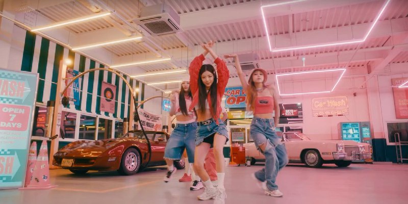 《韩国女团热舞133642Showgirl车模车展饭拍秀》韩国女团热辣舞蹈与车模魅力完美结合，现场气氛燃爆，视觉盛宴不容错过️ #韩国女团 #热舞表演 #车展现场 #饭拍视频 2025-08-15 01:11:45🔗 