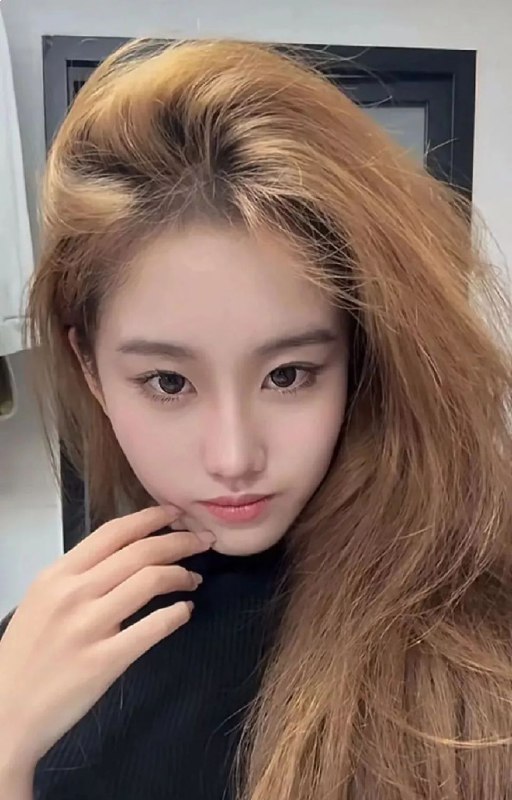 名称：《饱满圆润的女大学生，都是谁在谈啊？ 》亮点：揭秘校园恋爱背后的故事，探讨当代大学生的情感世界与择偶标准