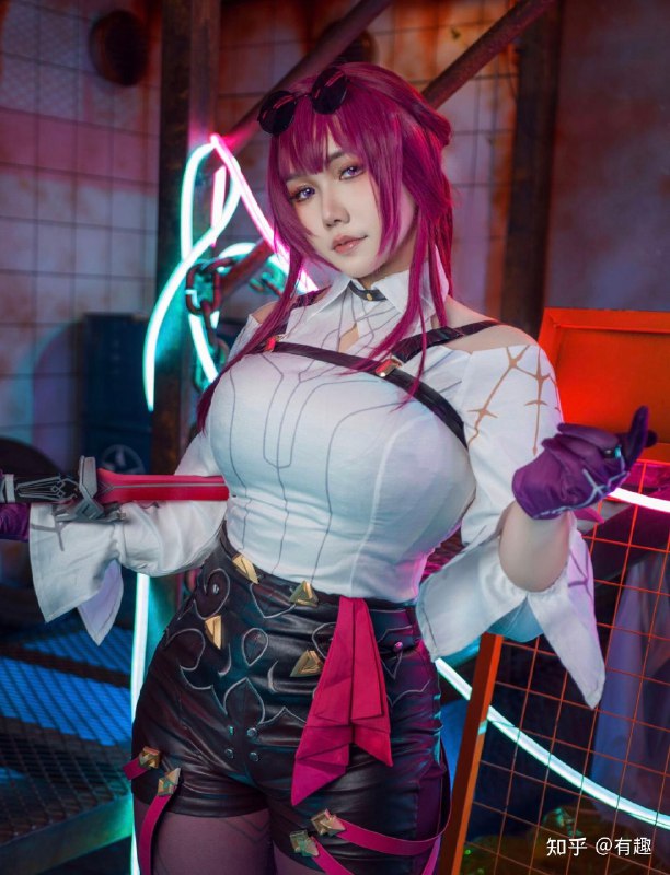 《麻花酱 – 微胖天花板 FGO 玛修》微胖魅力尽显，麻花酱完美诠释FGO玛修的可爱与性感，每一帧都让人心动不已！️ #微胖女神 #FGO玛修 #麻花酱 #二次元cos #B站 2025-08-15 22:41:33🔗 