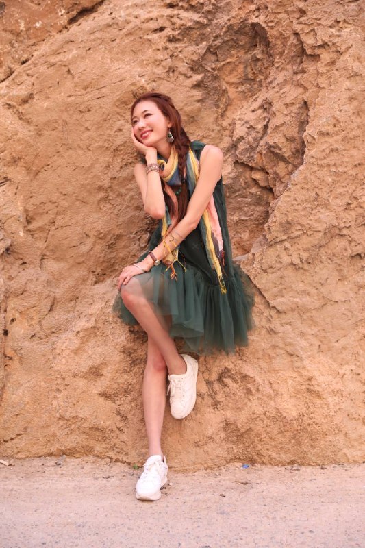 《林志玲综艺写真200张薄纱短裙轻裹美腿微露失效补链》林志玲薄纱短裙尽显优雅魅力，美腿微露若隐若现，200张高清写真捕捉女神灵动瞬间，令人心动不已