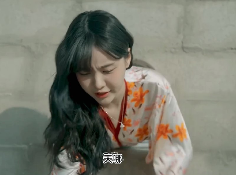 《韩国经典网剧被卡在墙里的女主播午夜涩涩幻想情节》女主播午夜幻想情节充满诱惑，经典网剧带你体验心跳加速的刺激时刻️ #韩国网剧 #被卡在墙里的女主播 #午夜幻想 #经典推荐 #平台热播 2025-08-10 01:26:49🔗 
