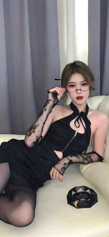 《渣男壁纸黑色性感蕾丝裙》黑色蕾丝裙勾勒性感曲线，渣男壁纸尽显神秘诱惑，暗黑风格点燃视觉冲击️ #暗黑风 #渣男壁纸黑色性感蕾丝裙 #壁纸推荐 2025-07-29 13:04:56🔗 