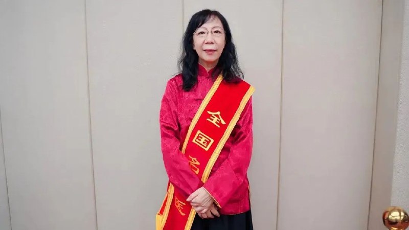 《罗颂平中医看夫科》罗颂平教授以深厚中医底蕴解析妇科疾病，提供实用诊疗方案，助女性健康无忧