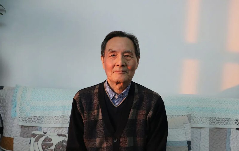 《蔡高厅：高等数学》蔡高厅教授讲解深入浅出，逻辑清晰严谨，将复杂的高等数学概念变得通俗易懂，是自学和复习的经典之选