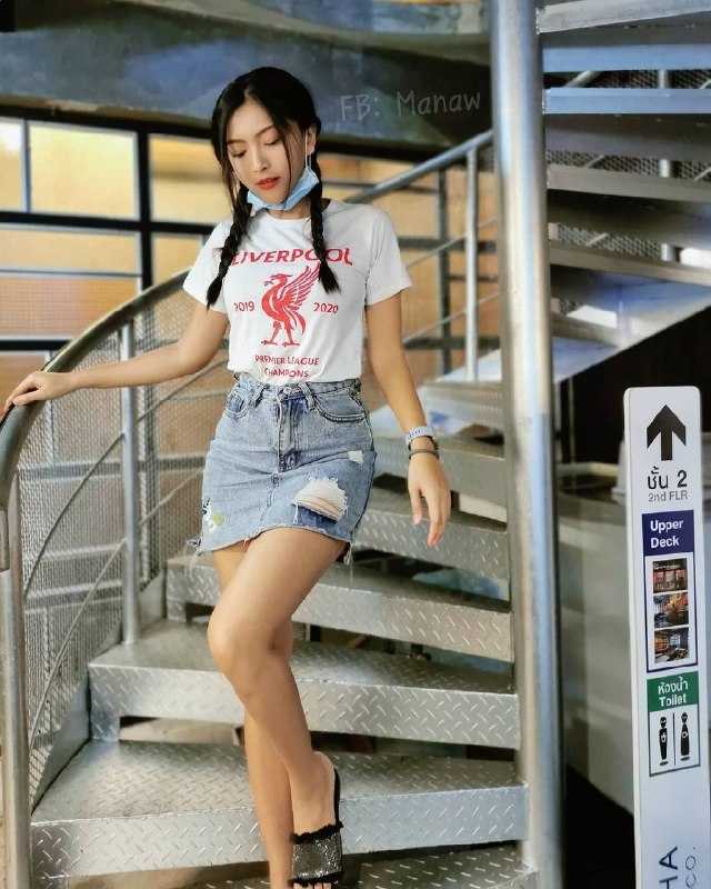 名称：《牛仔少女美腿写真 》亮点：展现牛仔少女的活力与魅力，完美呈现修长美腿，青春气息扑面而来标签：#美腿写真 #牛仔少女 #写真推荐 #摄影作品更新日期：2025-06-21 03:49:31链接：