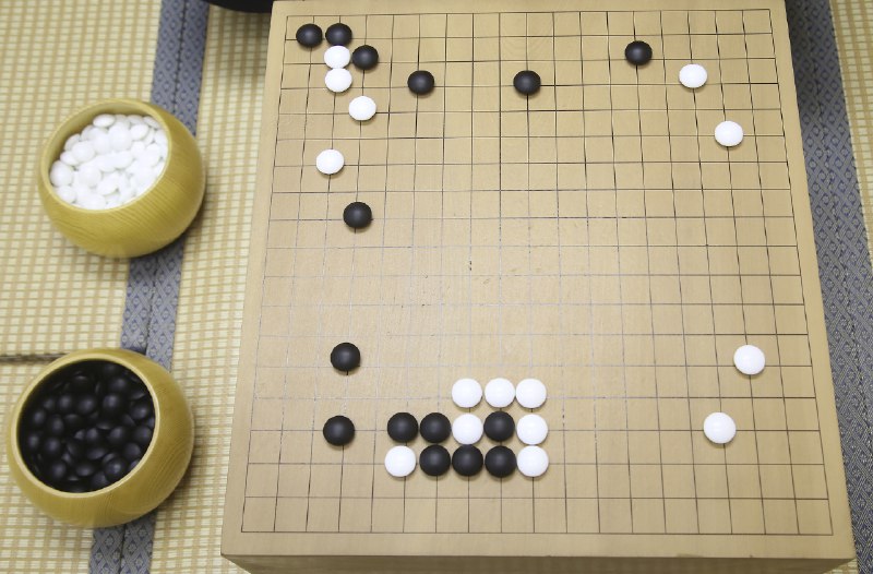 《围棋课》从入门到段位，动画讲解生动易懂，实战技巧与定式解析，助你快速提升棋力，体验围棋乐趣