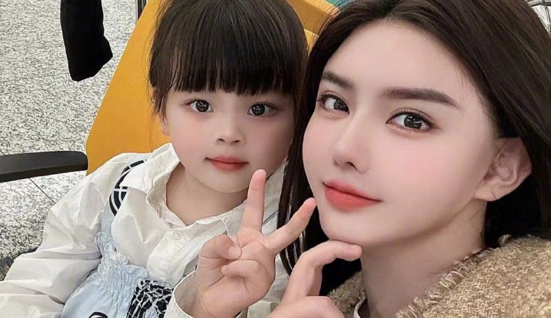 《渣男壁纸模特幼幼粉色抹胸写真》粉色抹胸写真展现甜美纯欲风，幼幼模特诠释青春魅力️ #渣男壁纸 #幼幼写真 #粉色抹胸 #模特写真 #壁纸推荐 2025-07-05 03:05:25🔗 